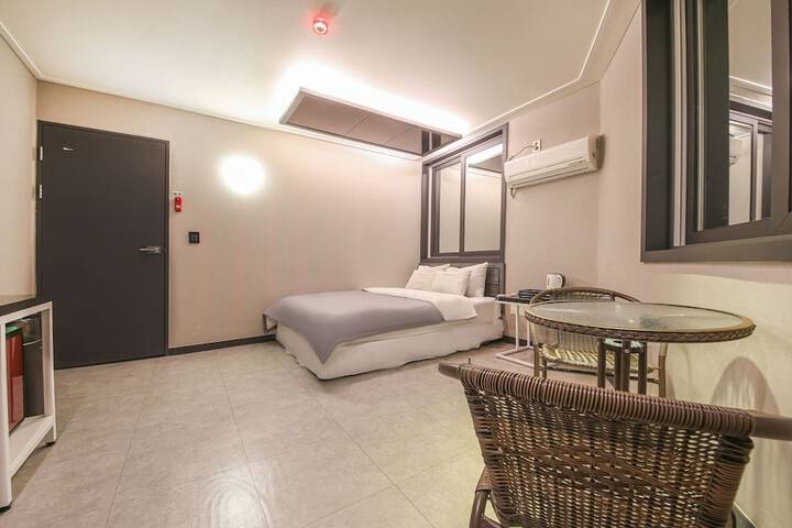Room 32 of 118