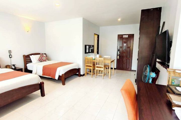 Room 72 of 211