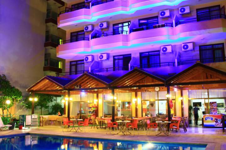 Pool Hotel