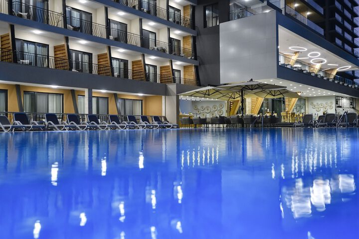 Pool 64 of 70