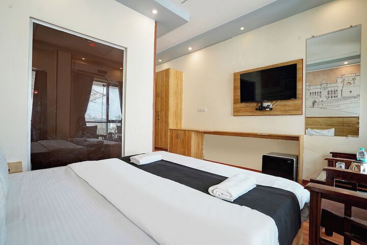 Room 28 of 37