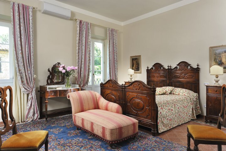 Room 7 of 63