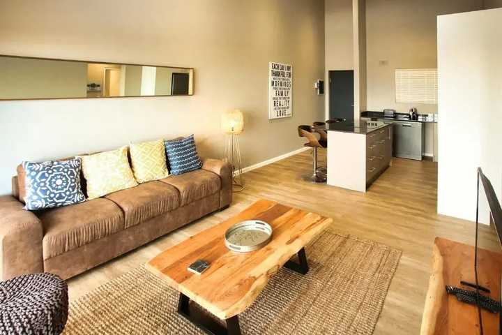 Room 4 of 14