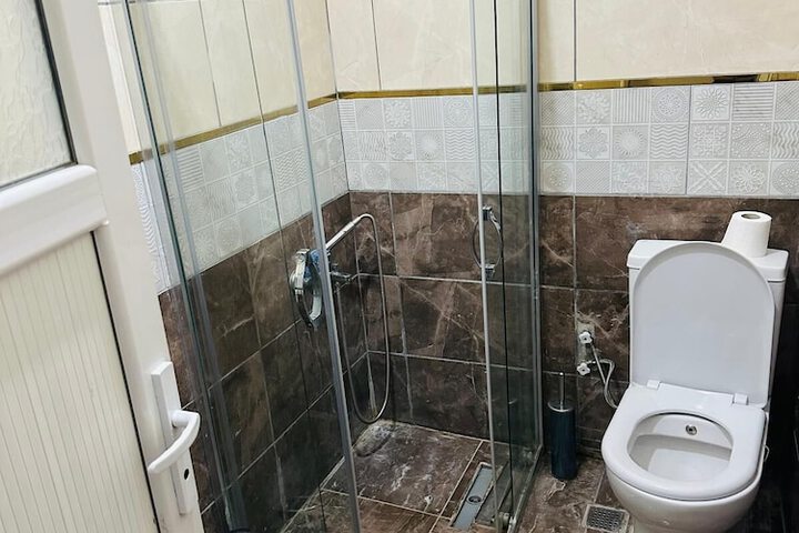 Room 5 of 5