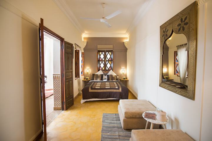 Room 5 of 35