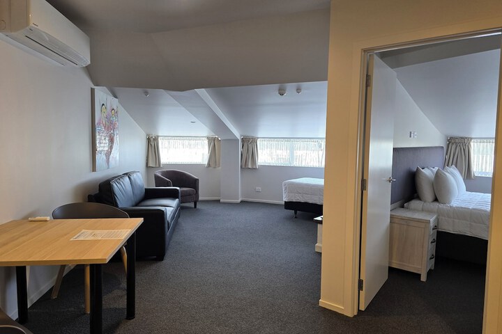 Room 25 of 53