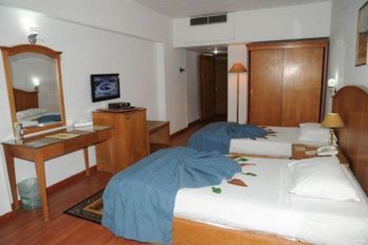 Room 8 of 21