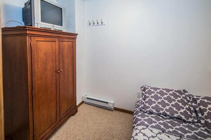 Room 7 of 37