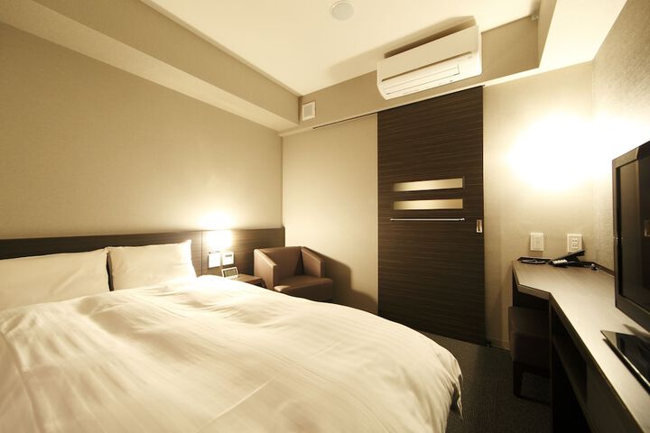 Room 4 of 66