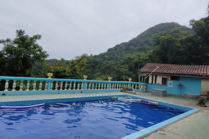 Pool 12 of 15