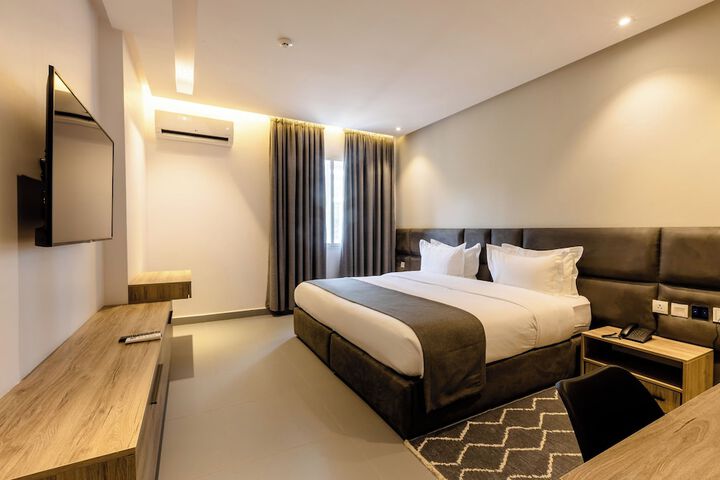 Room 35 of 86