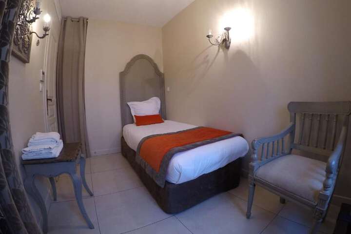 Room 18 of 34