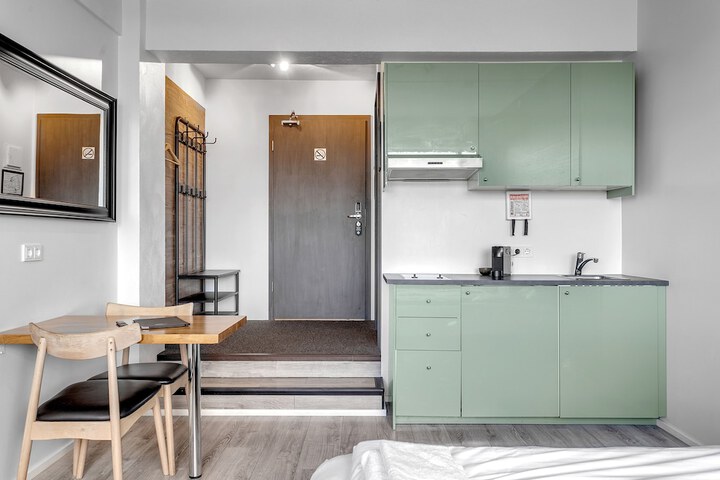 Room 5 of 44