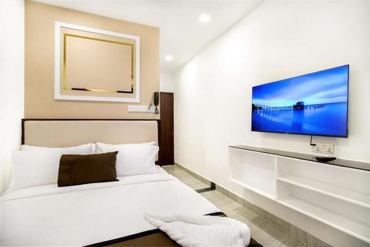 Room 16 of 46