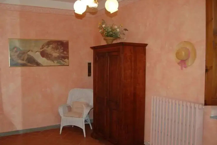 Room 10 of 21