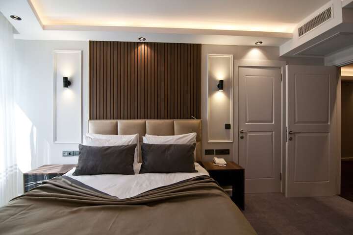 Room 14 of 76
