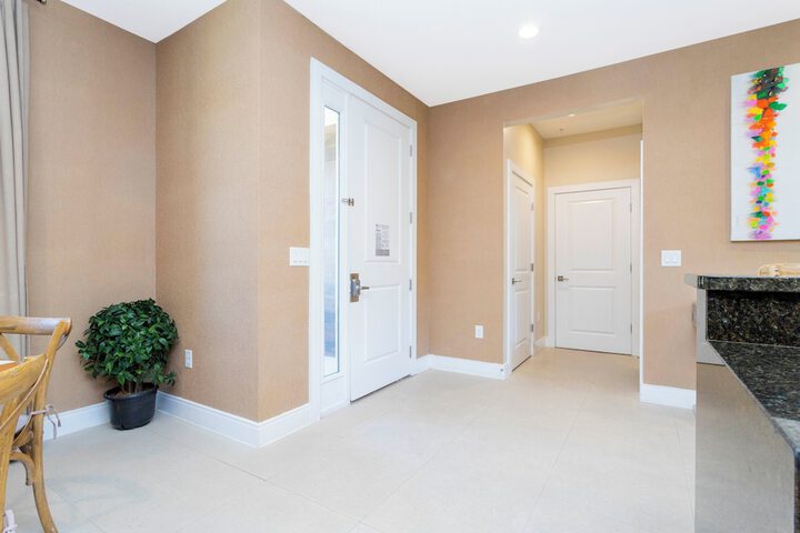Room 4 of 71