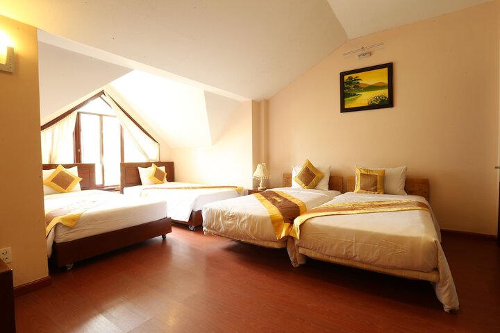 Room 10 of 50