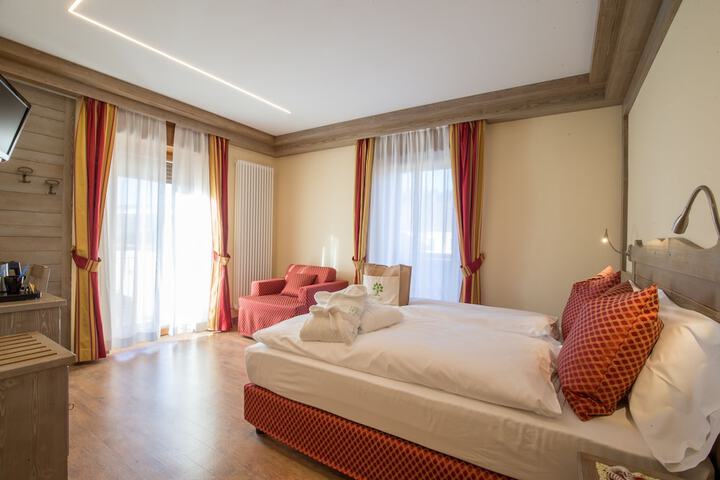 Room 8 of 32