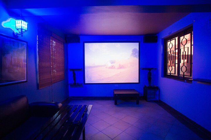 Lounge 13 of 15