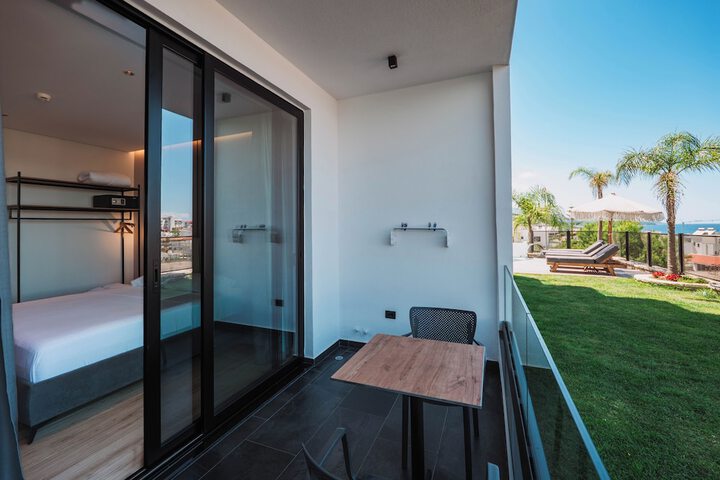 Terrace/Patio 108 of 112