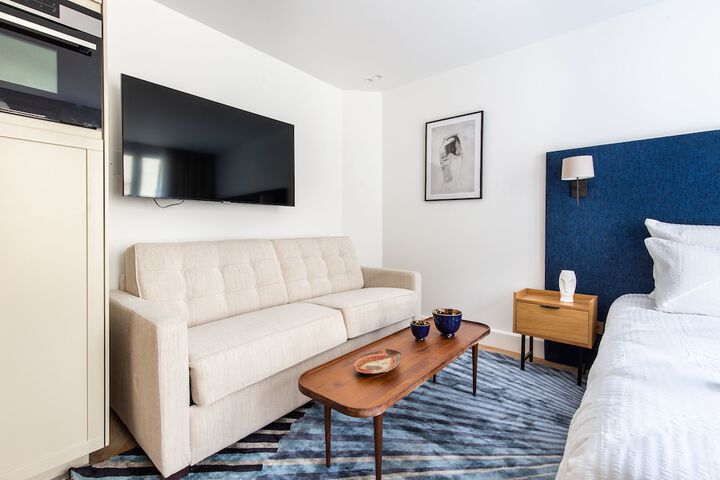 Room 25 of 79