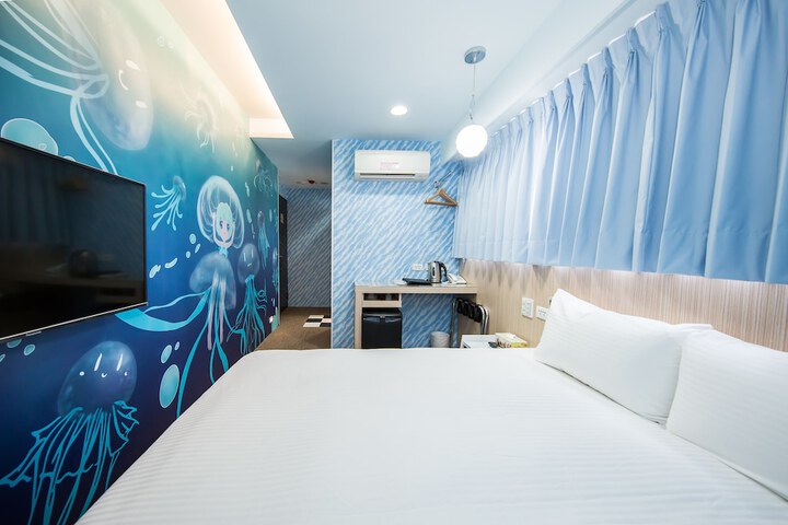 Room 9 of 66