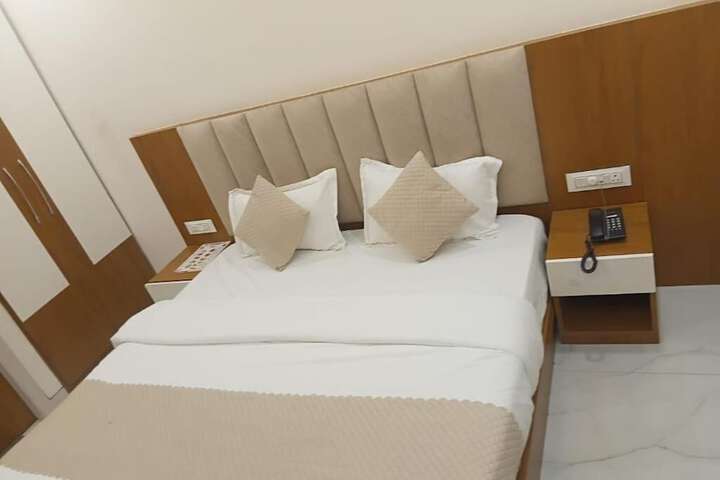 Room 3 of 19