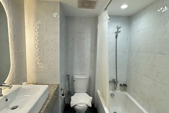 Room 26 of 40