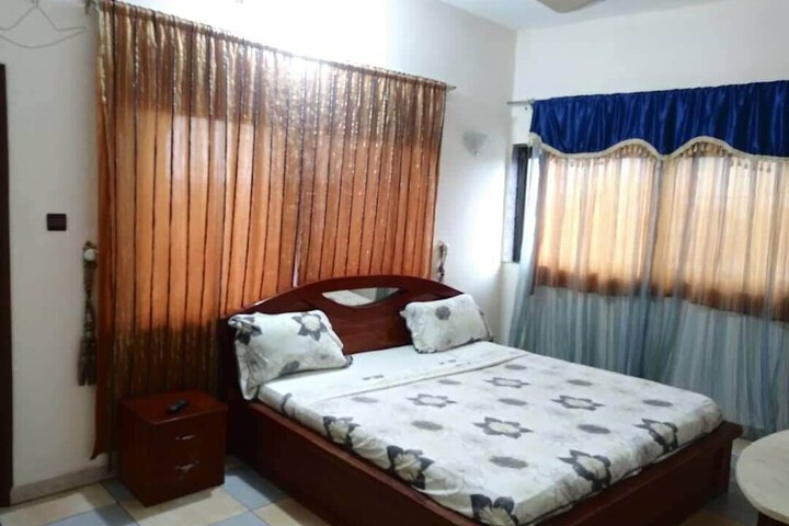 Room 13 of 16