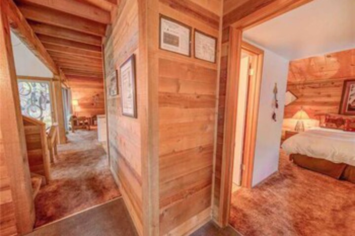 Room 9 of 14