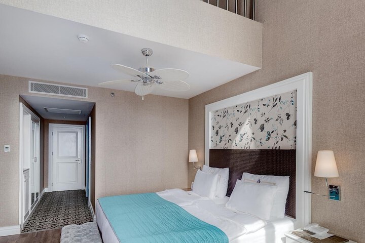Room 34 of 226
