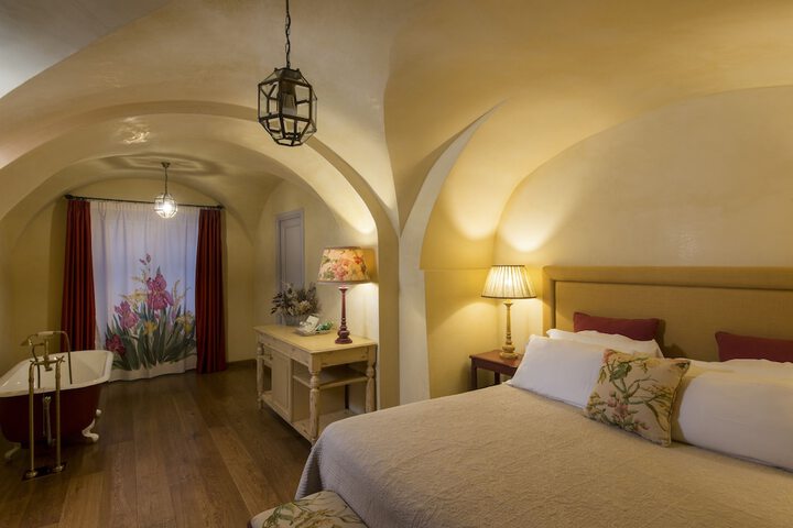 Room 4 of 64