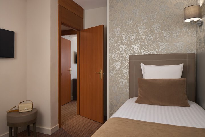 Room 31 of 58