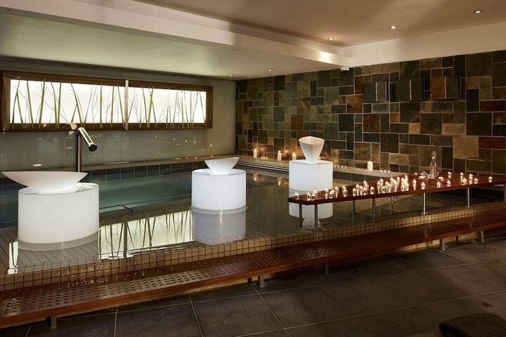 Hotel Pool
