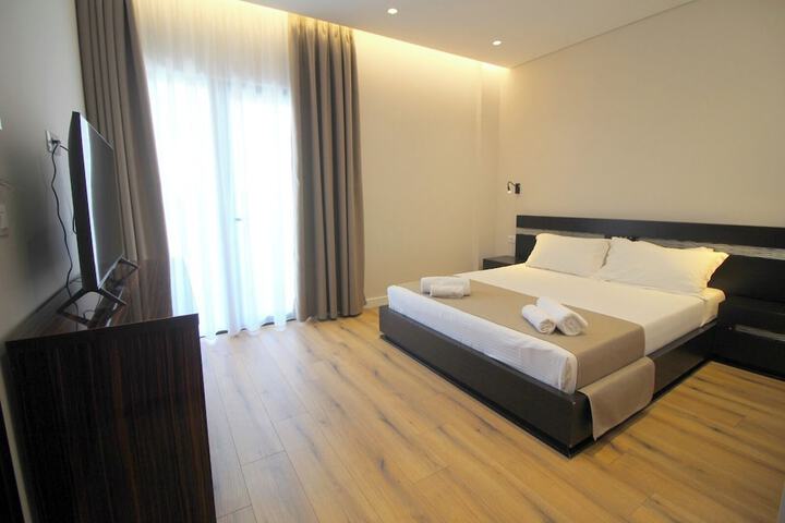Room 8 of 49