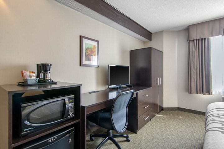 Room 10 of 50