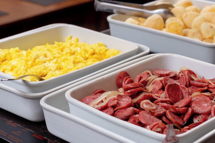 Breakfast/Coffee Service 100 of 231