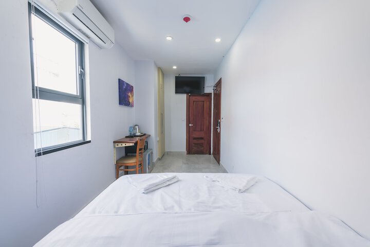Room 42 of 148