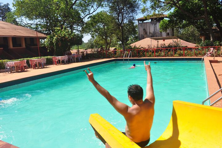 Pools & Facilities