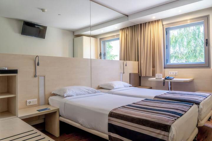Room 13 of 26