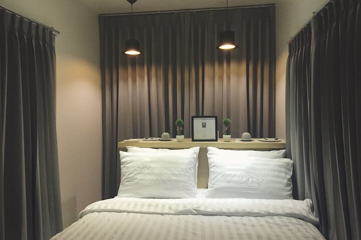 Room 5 of 32