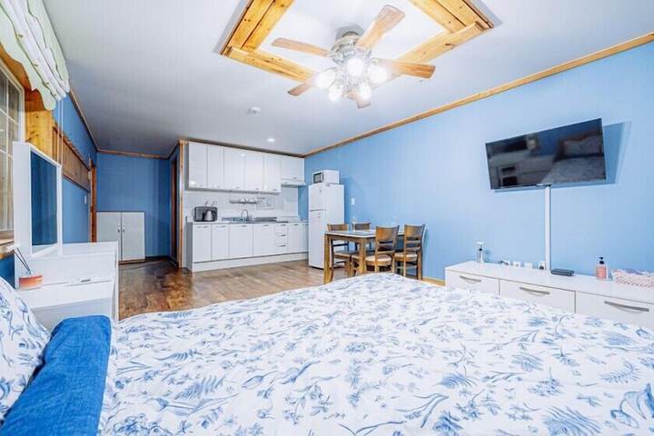 Room 32 of 83