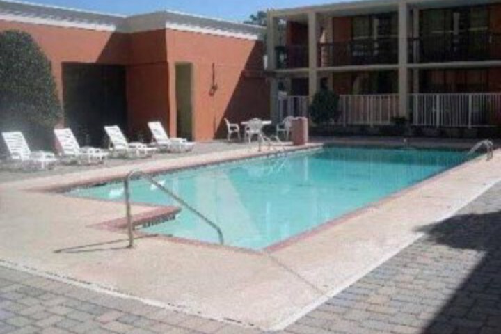 Ramada Inn Atlanta Airport South 3