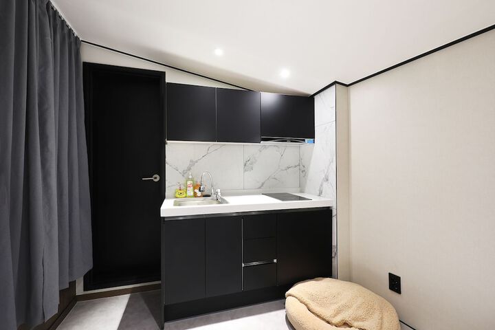 Room 49 of 74