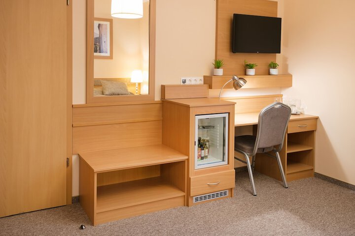 Room 15 of 32