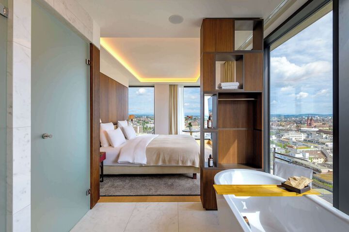 Room 25 of 42