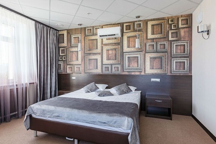 Room 32 of 81