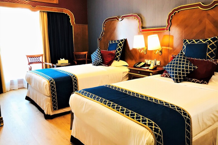 Room 16 of 74
