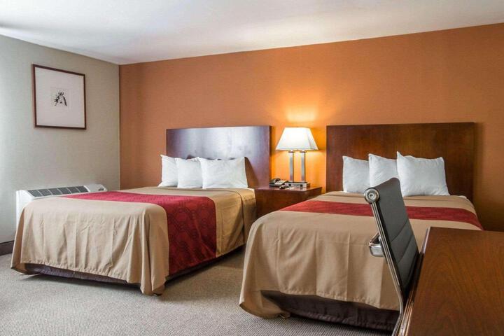 2 Double Beds (2 of 10)